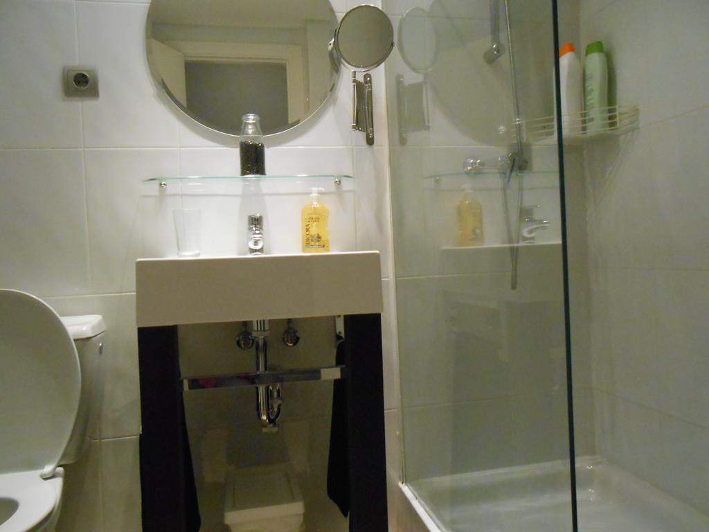 Madrid Studio Apartments Δωμάτιο φωτογραφία